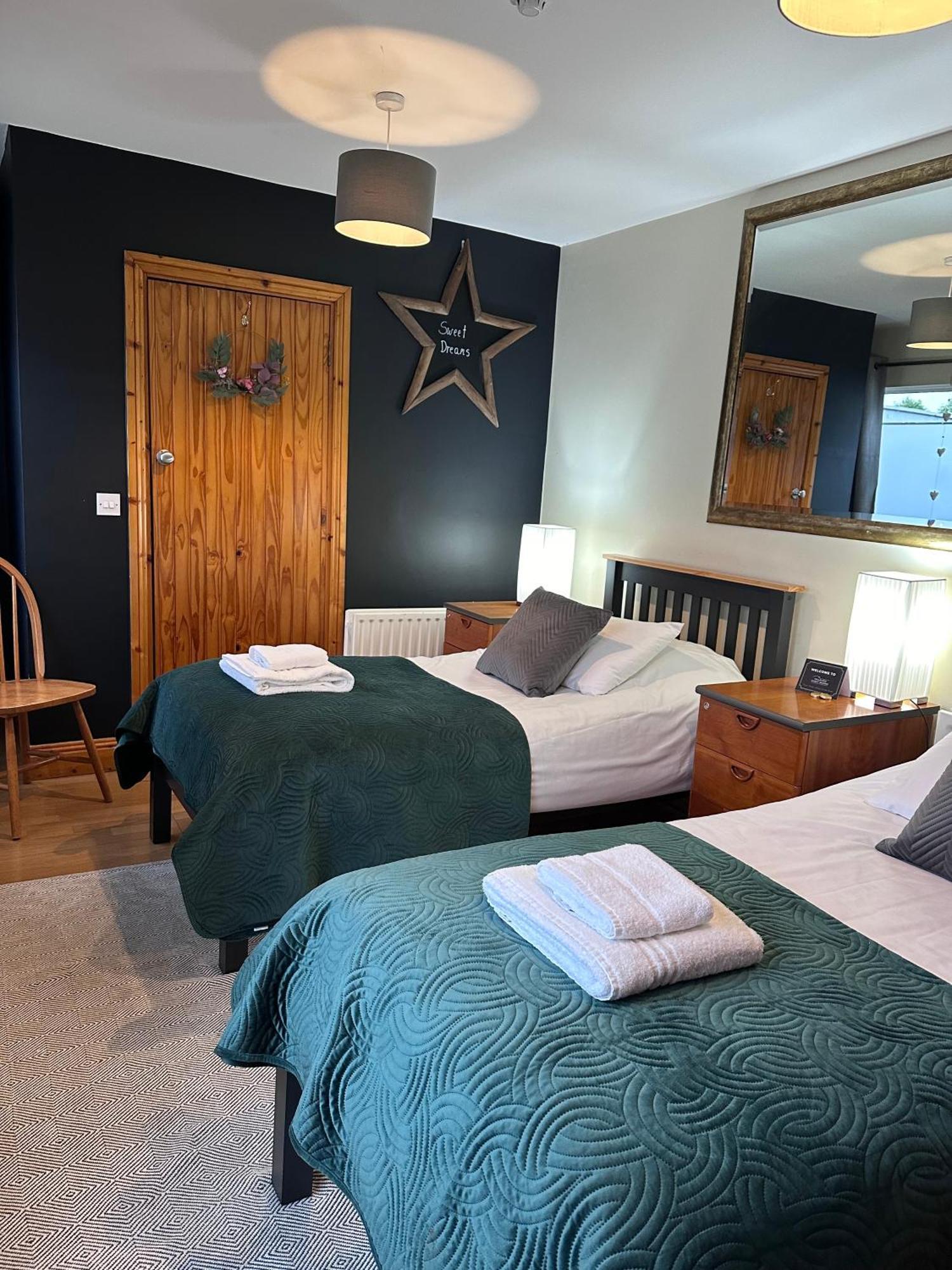 Malahide Guest Rooms 外观 照片